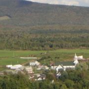 Village de Ham-Nord et montagnes