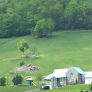 Maison isolée en montagne